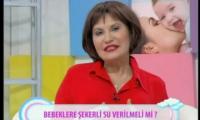 yeni-dogan-bebeklere-sekerli-su-verilmelimidir--anne-bebek-beslenmesi-izle-video